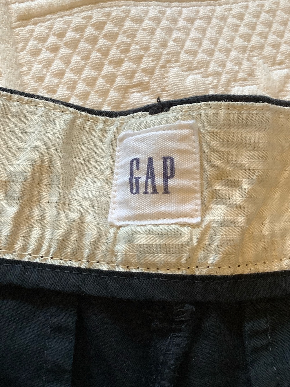 GAP Black High-Rise Pleated Women's Shorts - Picture 7 of 12